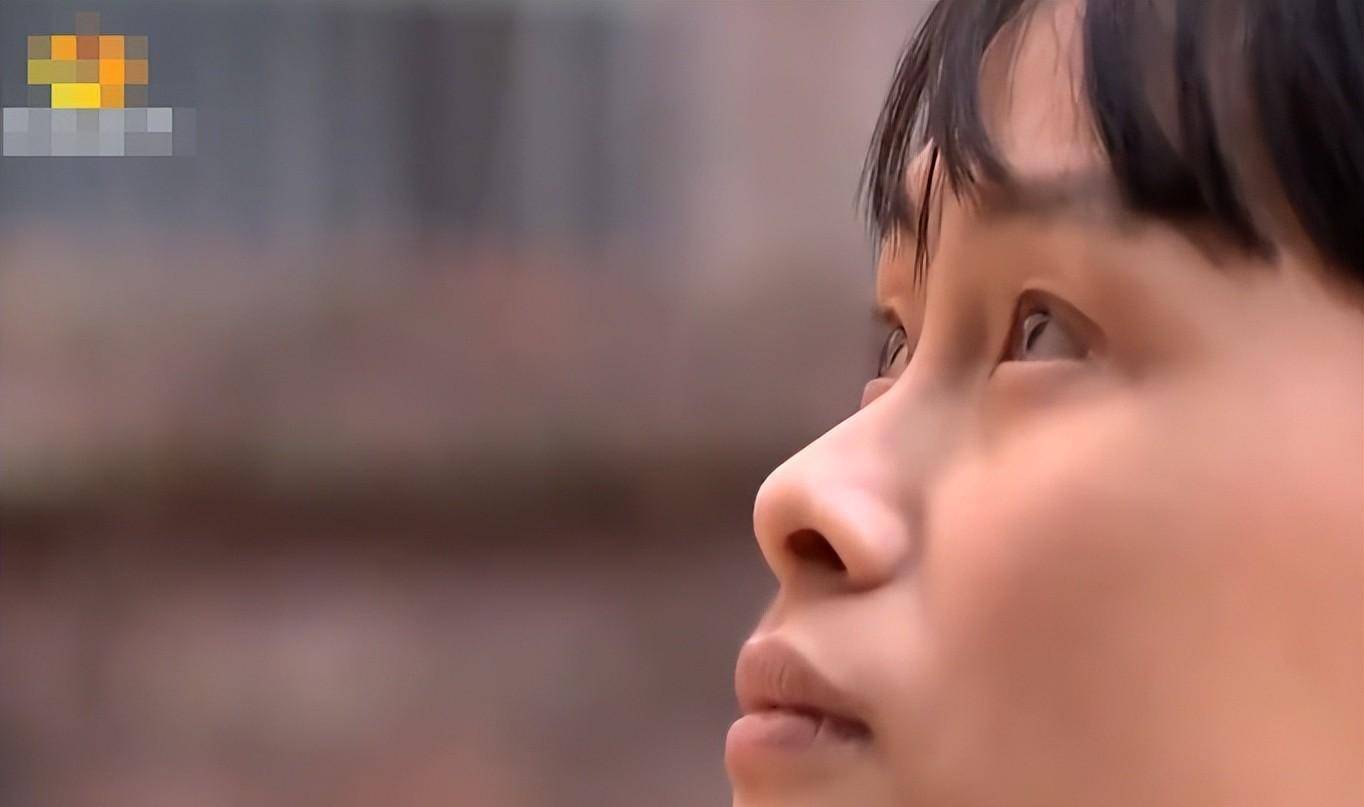 "刘天华"经过伍婷不停地联系刘天华,刘天华终于同意跟她见面,两人约定