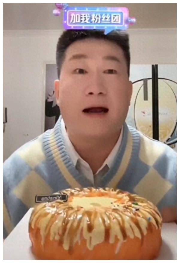 德云社新搭档大揭秘张鹤伦直播道出缘由观众竟视而不见