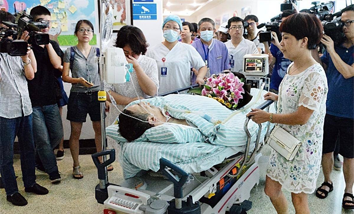 原创洋女婿死后捐器官救6人所有亲戚床前鞠躬妻子穿上旗袍