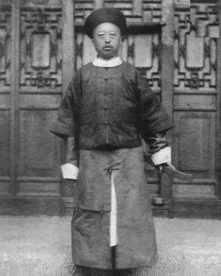 后又恩封的铁帽子王:(9)怡亲王,始封祖为怡贤亲王允祥.