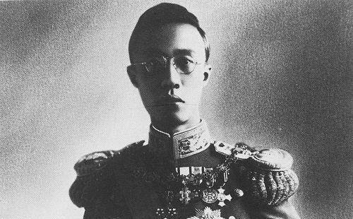 1932年3月1日,已经退位的末代皇帝溥仪,甘当儿皇帝,在日本人扶植下