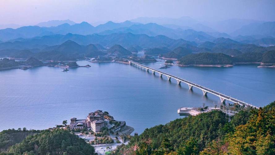 杭州旅游公司力荐杭州最好导游带您畅游十大必玩旅游景区