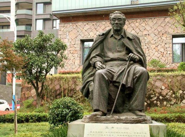 艾青疯狂示爱自己学生,不惜跳河,下跪,抛弃发妻,最终如何?_生活_爱情_