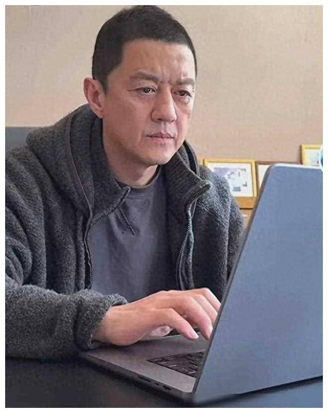 李亚鹏债务真相揭秘网友关注的善丶恶与责备