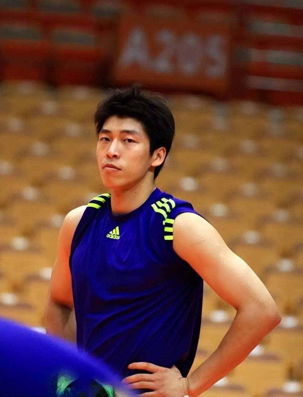 男排名将沈琼运动生涯有悲情39岁才结婚