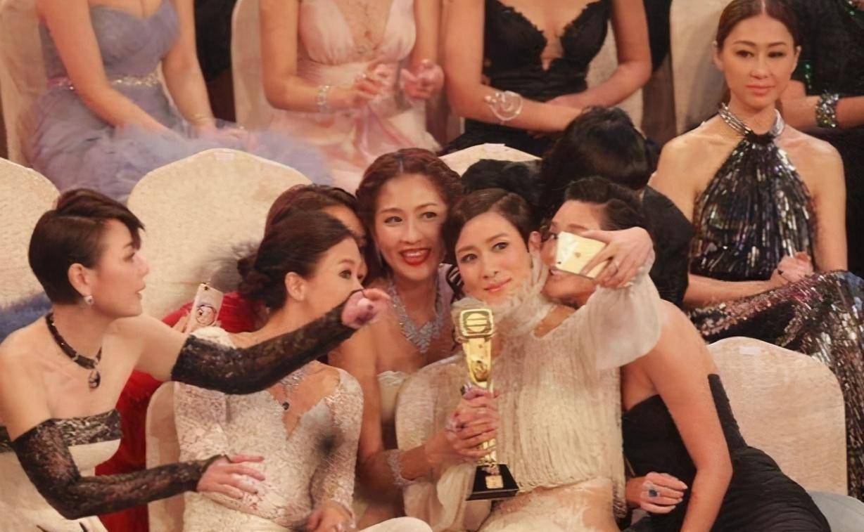 原创胡定欣离开tvb底层出身奋斗17年才获封视后疑似被雪藏