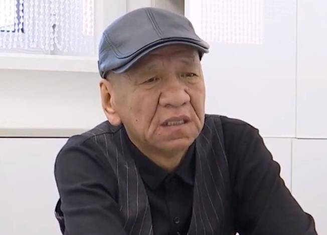 吉林58岁大爷啃老92岁父亲,每月到手5000元补贴,直言不够花_大哥_鲁岩
