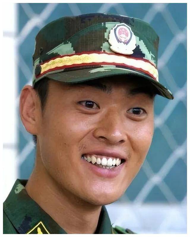 张桐逆境中蜕变女友相伴迈出低谷坚强重生