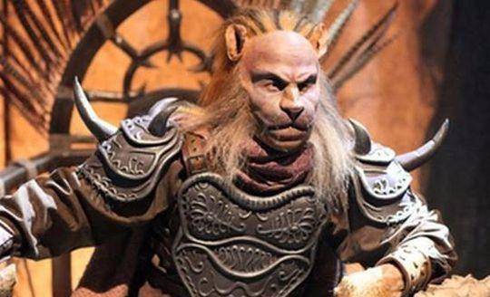 用分瓣梅花计擒住唐僧,又两次用假人头骗了孙悟空,猪八戒,沙和尚