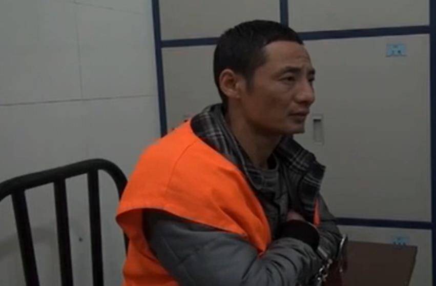 原创2012年男子车上有女人的香水味警方调查找到香水来源当场抓捕