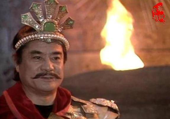 小30岁学生饰"妲己",拍完吻戏,师徒冷战一个月_傅艺伟_封神榜_武侠