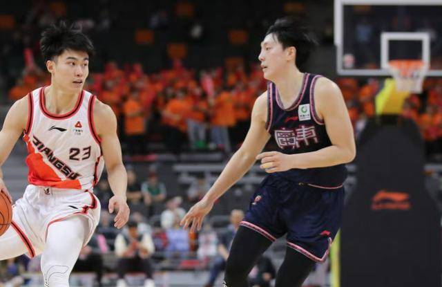 其中,黄明毅,张昊佳和张皓继续获得出场时间,而新人赵金阳也打了他本