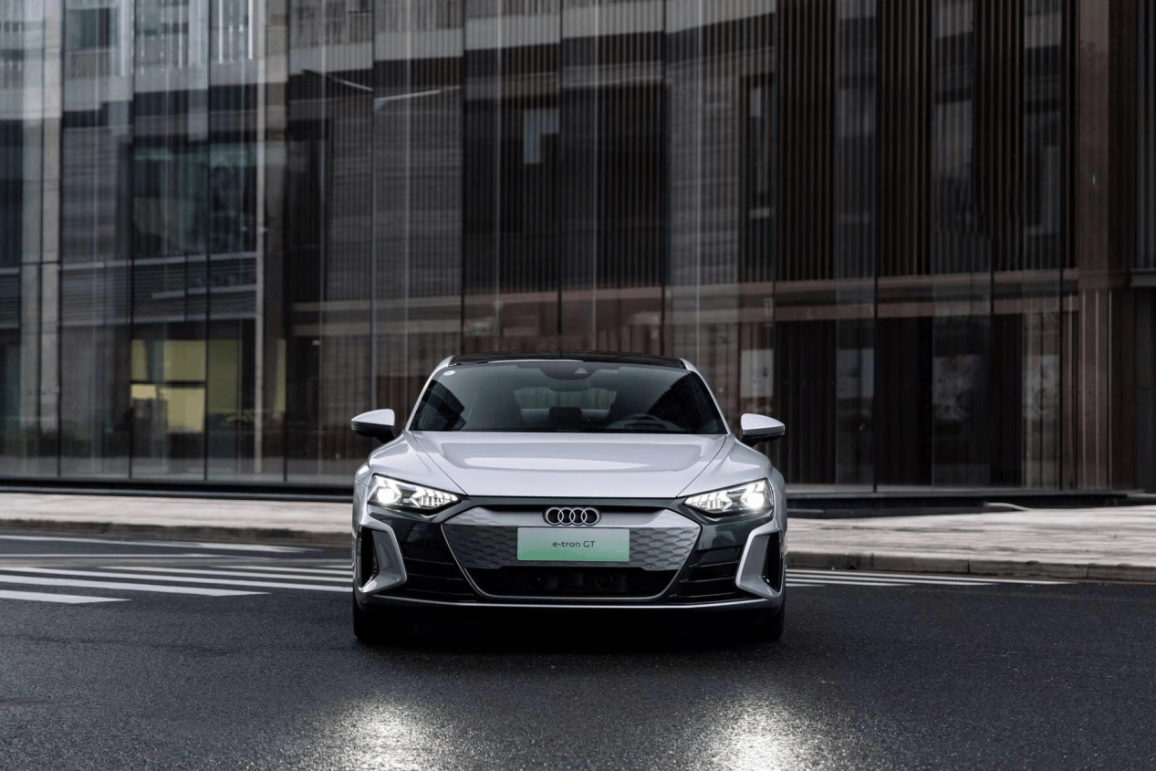 一汽奥迪e-tron gt | 极致美学下隐藏的天赋与价值_搜狐汽车_搜狐网