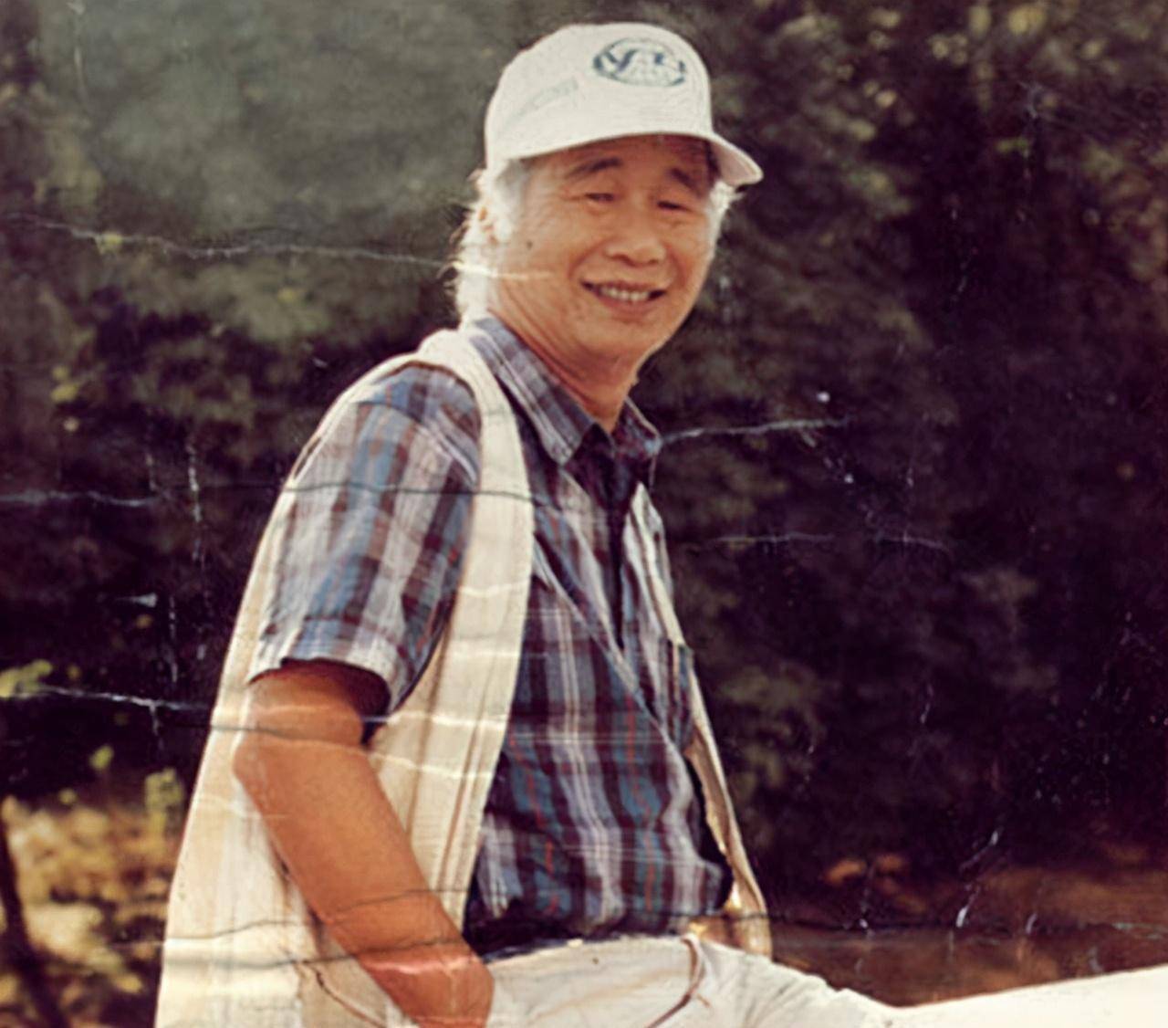 原创潘鹤68岁远赴异国会初恋相处一个月后选择回归家庭