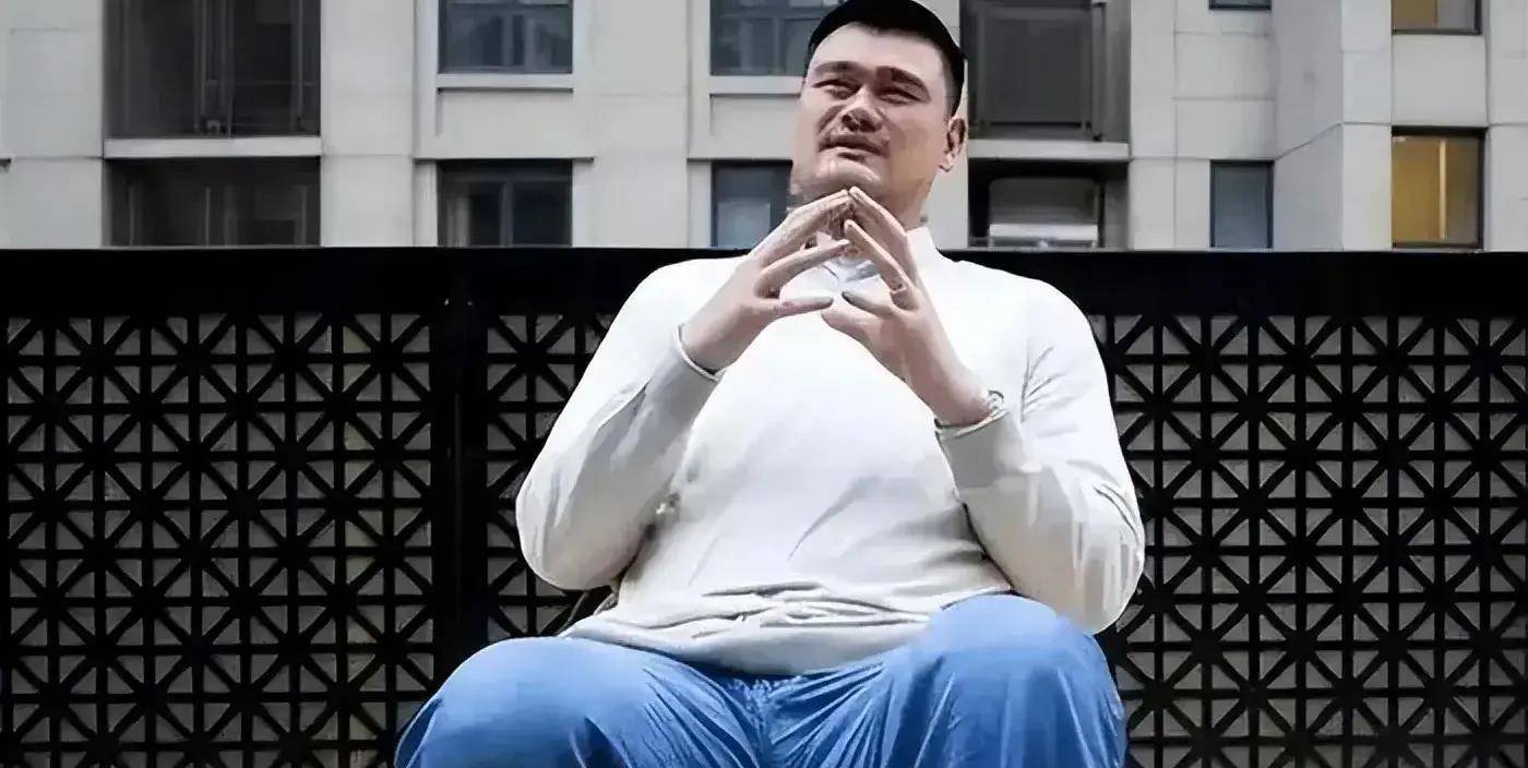 原创惊姚明14岁女儿身高直逼1米9体重却飙升疑似180斤引热议