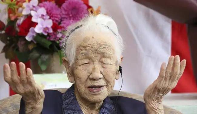 全球最长寿老人去世:终年119岁,两次患癌,力推喝可乐有助长寿_田中