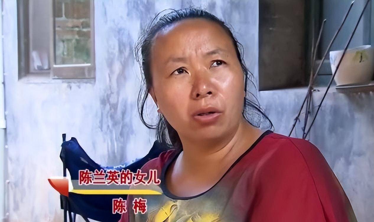 在工棚房,房内还有女人的发卡化妆品,他直言回家不好_赵义_刘俏_陈兰