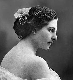 从幼儿教师到画室模特,再到风情舞娘,最后成为双面间谍_玛塔·哈丽