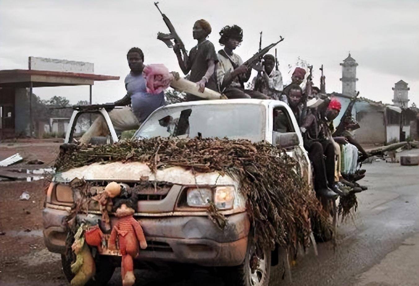 原创1996利比里亚撤离中国大使请求暂避美国使馆被告知暂只限美侨