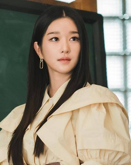 韩国网友称徐睿知比金敏喜还厉害,让男人完全俯首帖耳的魔女,即使私