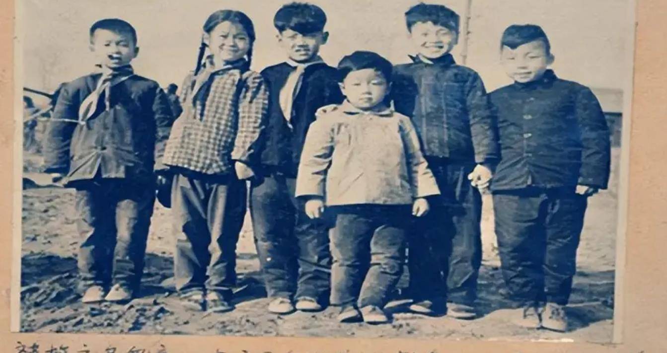 其中姓赵的3个孩子是一家人亲兄弟,兄弟三人总会在休息时间去给恩人