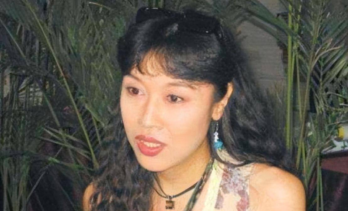 原创我国首位变性人嫁给大他32岁的富商丈夫至死也没拆穿他