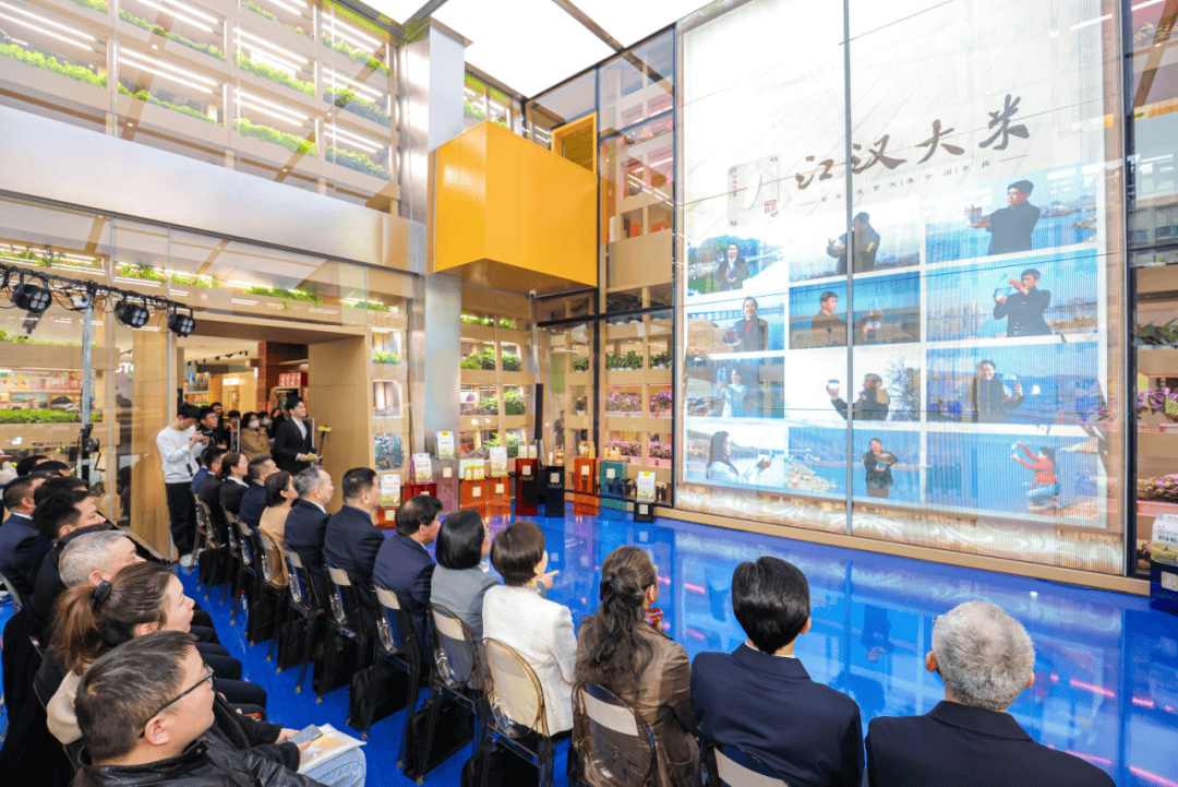 加强产业合作河南南阳市委领导会见集团董事长郭孔丰丨益嘉动态4则