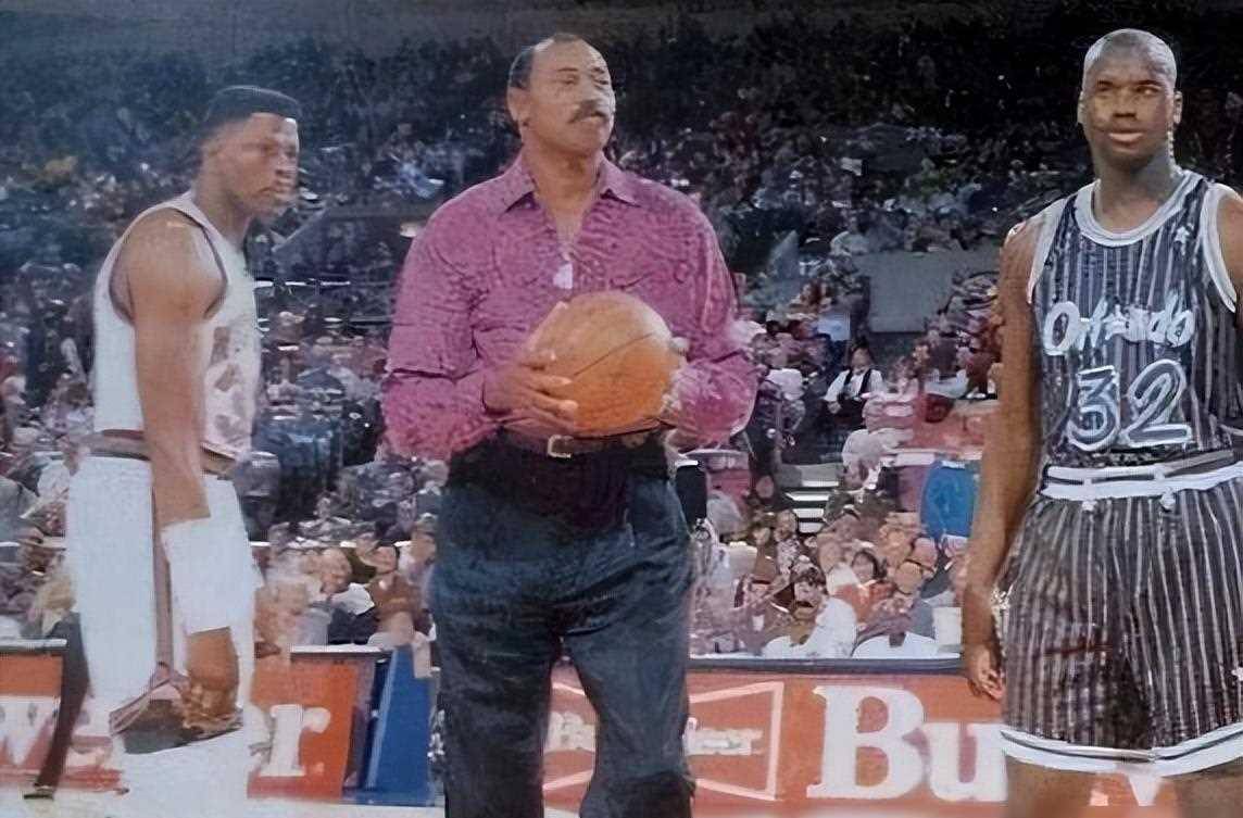 图示证实:奥尼尔在五人面前显得娇小_身高_calvin_张伯伦