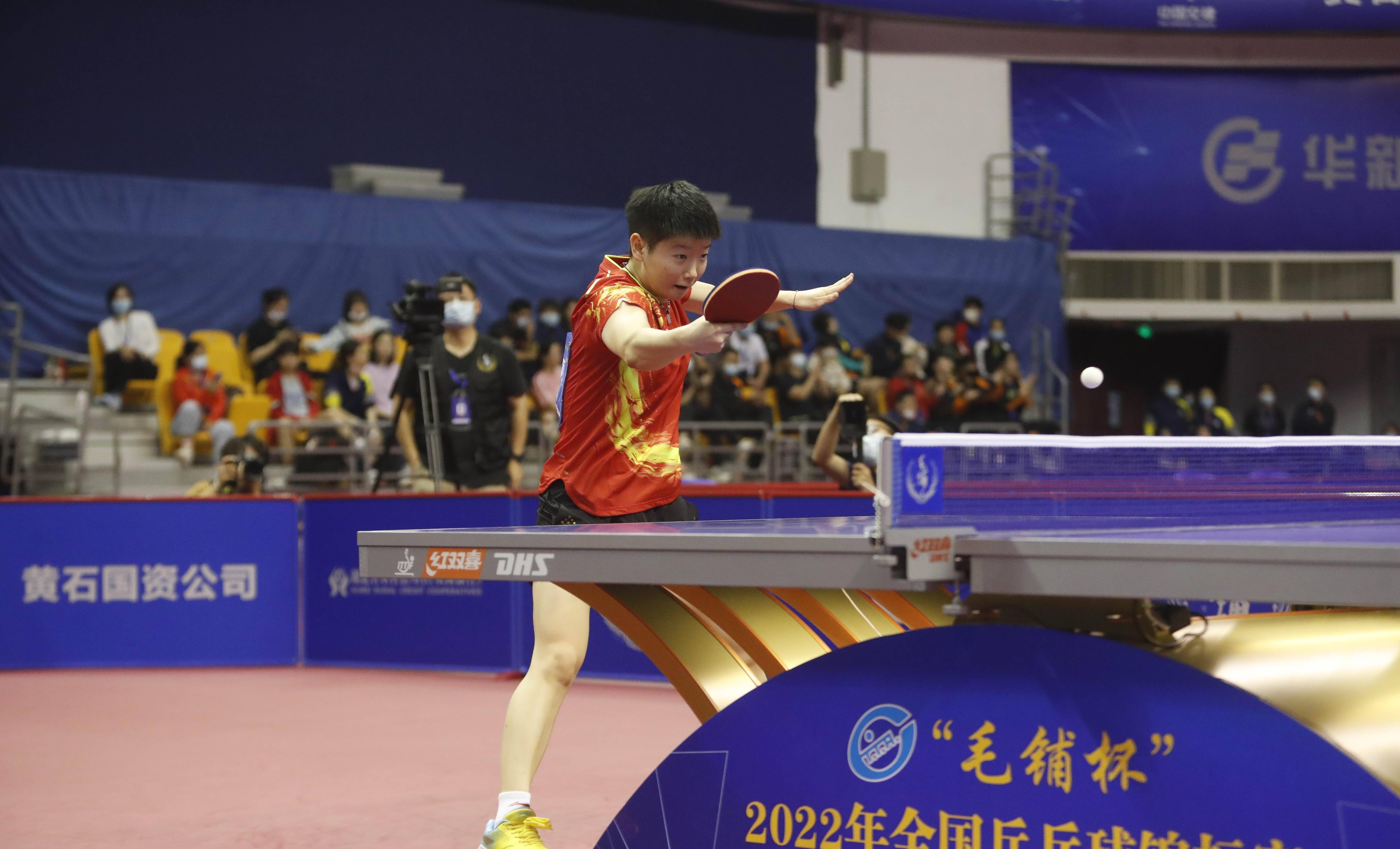 看看孙颖莎是如何强势破解的