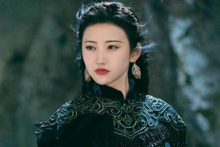 原创司藤演员回归现实张彬彬颜值出挑看到王乾坤不敢相信