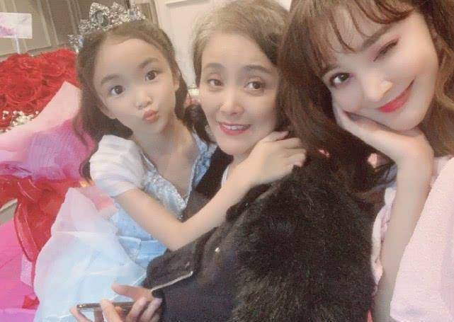 原创张檬回呛张萌反被怼加入刘雨欣婚姻往事再被扒个中细节浮出水面