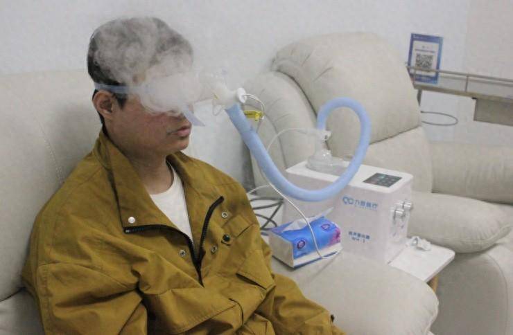 暖心爱尔眼科松桂园门诊为听障人士开展眼健康体检