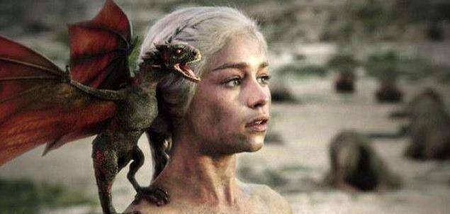 先是在魁尔斯修养生息,虽然几经波折,但最终凭借自己的信念和小龙及