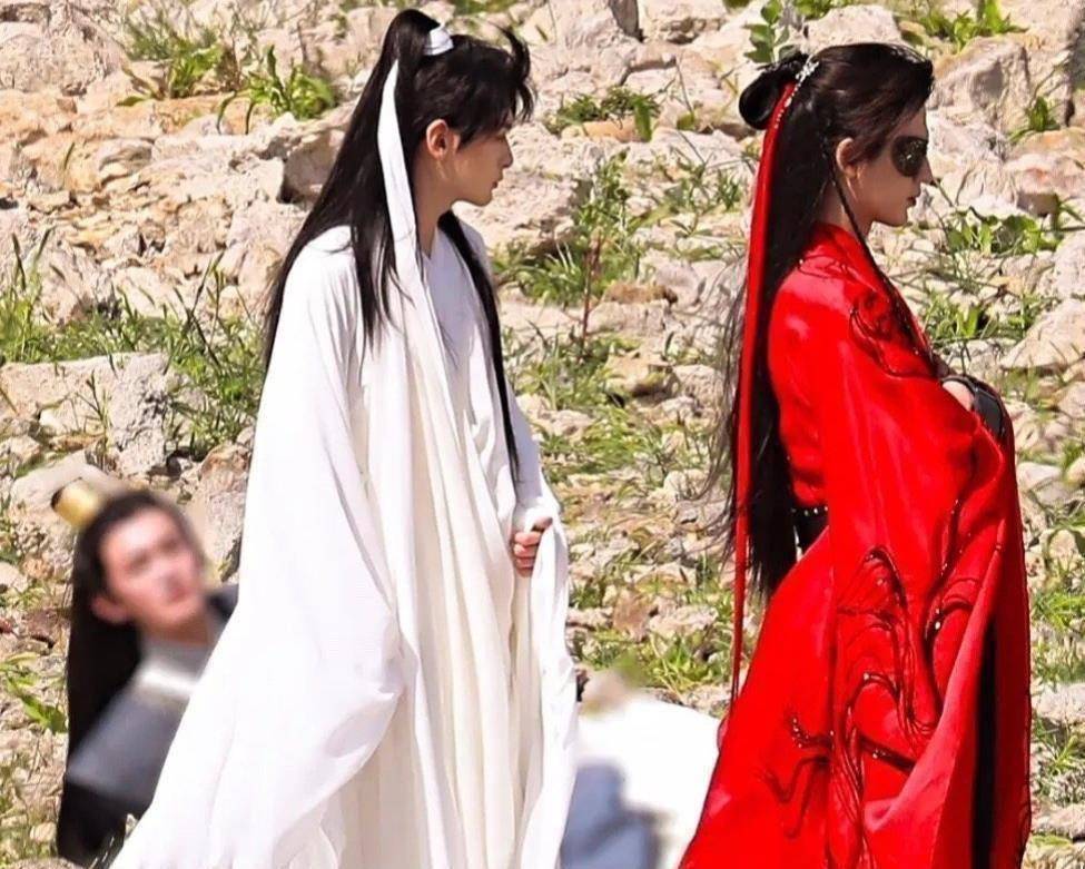 原创天官赐福不仅仅是造型和颜值拉垮演员的仪态才是大问题