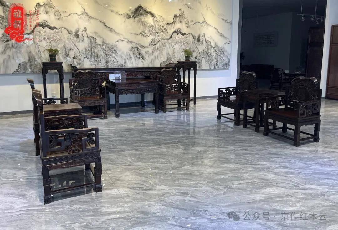 近年来,红木家具的价格每年涨幅超过20%,仍然跟不上原材料的上涨节奏.