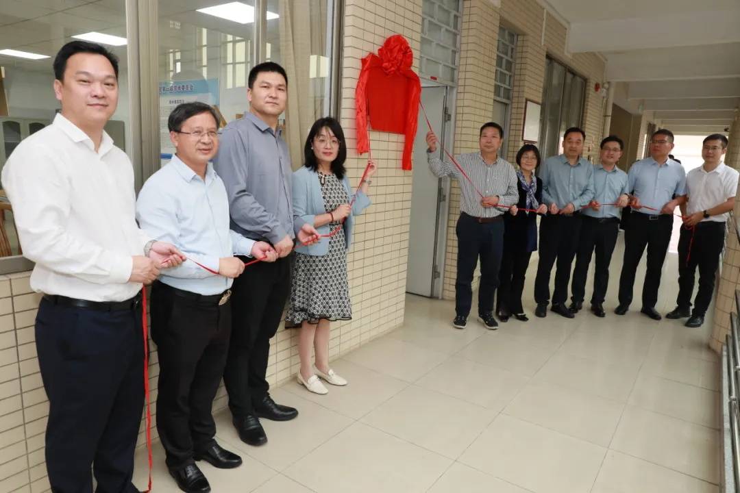石门中学两名名教师获评广东省级工作室主持人!