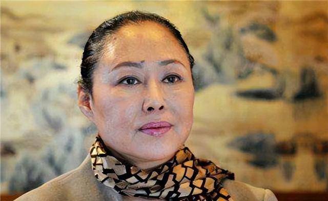 张峰本身就是一位被大众认可的演员,而且他的作品观众也清晰可见,相信