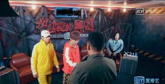 街舞团》召集人公演炸屏,表演完反应不同,鹿晗最接地气_陈伟霆_王嘉尔