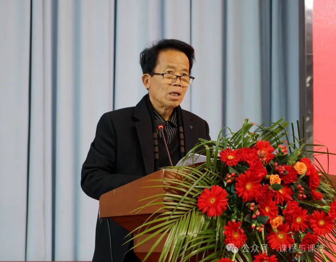 致开幕词,驻马店市教育局党组成员,市教育考试中心主任李志为大会致辞