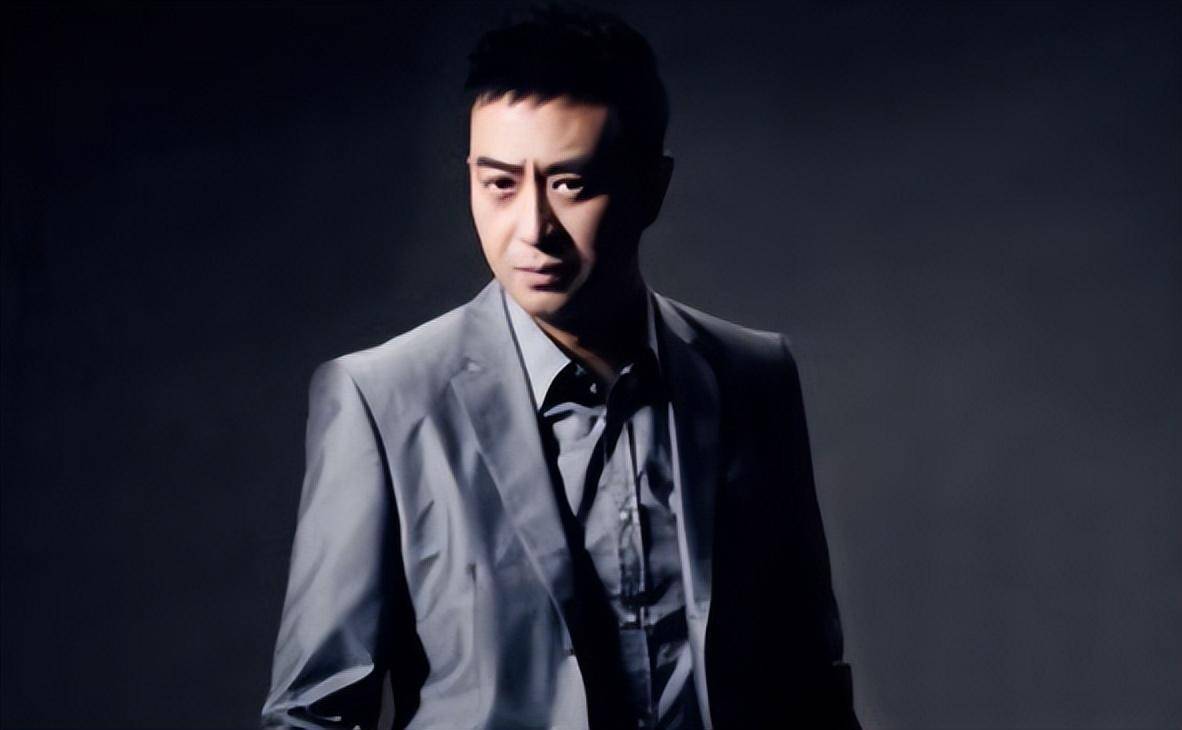 张嘉译遭遇换角事情剃发签约却被替换这不是欺负人嘛