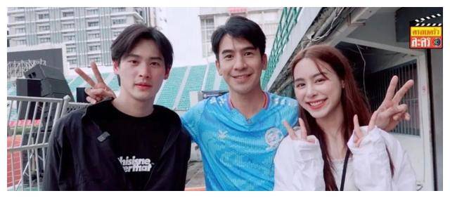 泰国三台54周年台庆盛典除了群星歌舞表演之外,三台男演员的明星足球