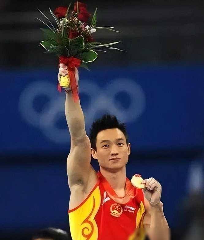 体操冠军杨威08年奥运体操全能王现只能依赖呼吸机生活