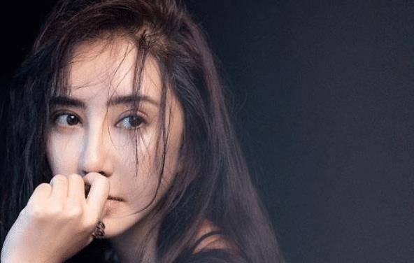 原创作品不多的梁晶晶每一部都堪称经典演哭泣时眼泪说掉就掉