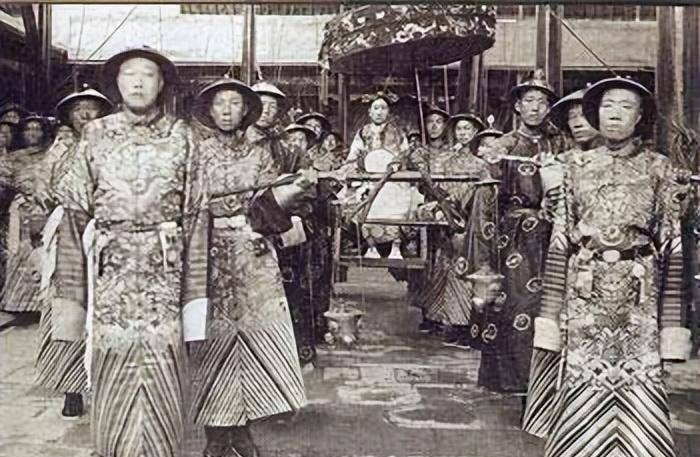 丁宝桢处死安德海裸尸挂城头三日慈禧为何不怪罪反对其嘉奖