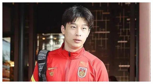 范志毅和黄健翔这两位足球界重量级人物对国足的现状和未来都有独到