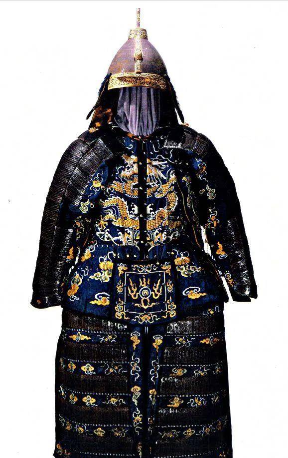 类似样式的盔甲在明末清初时期或为常见形制.