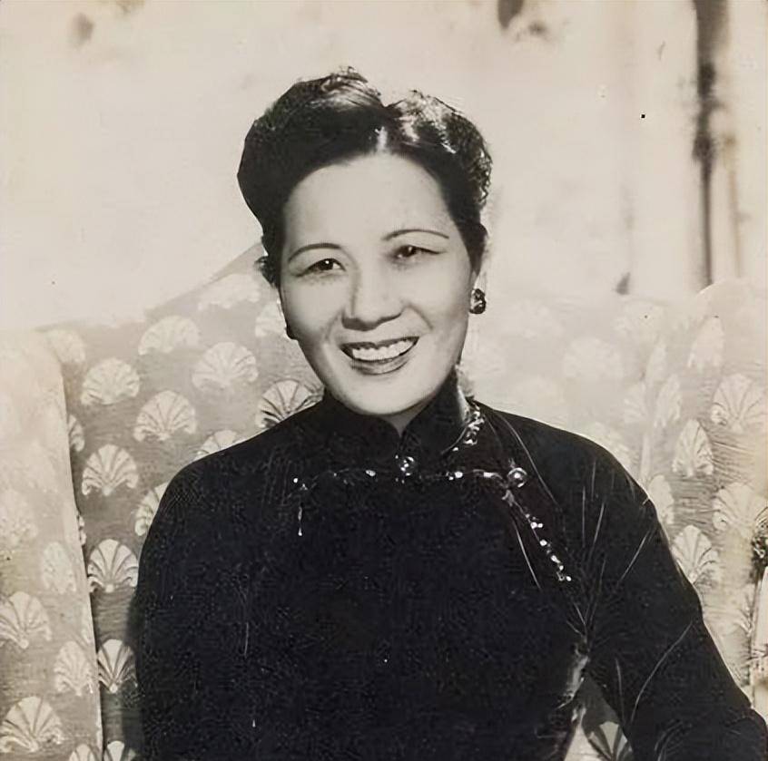 原创1947年宋美龄钻戒半夜丢失保密局都破不了案民间高手一招破解