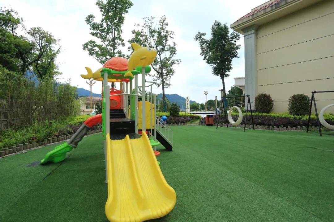 渝黔交界的江津东胜@凤凰绿洲避暑房位于渝南黔北凤凰山,占地2700亩