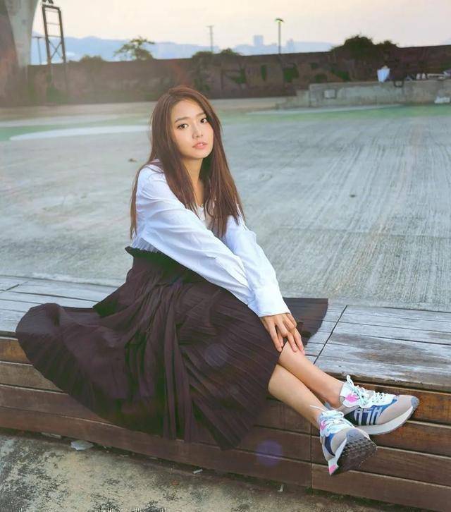 而戴祖仪还透露罗天宇在tvb可以说是相当抢手的"笋盘