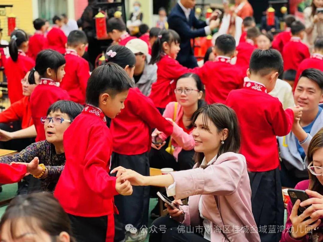 开笔启蒙明礼立德佛山市南海区桂城金域蓝湾幼儿园大班级开笔礼活动